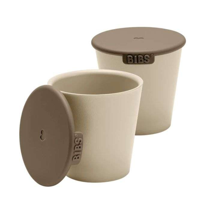 bibs-bibs-set-de-tasses-avec-couverture-apprentissage-repas.jpg BIBS SET DE TASSES AVEC COUVERTURE – Image 1
