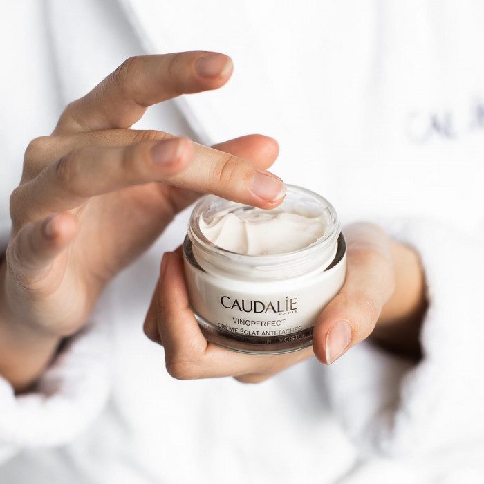 caudalie-vinoperfect-creme-eclat-anti-taches-2.jpg CAUDALIE VINOPERFECT CREME ECLAT ANTI TACHES – Image 3